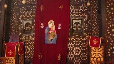 L’église suspendue : premier siège papal au Caire 